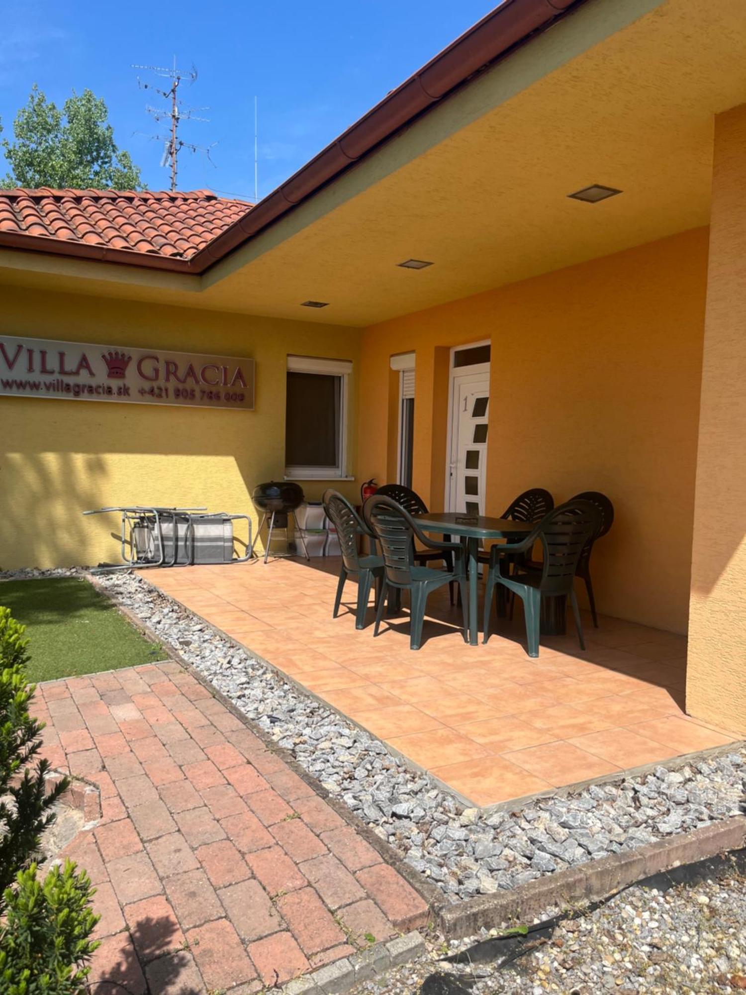 Villa Gracia Patince Buitenkant foto