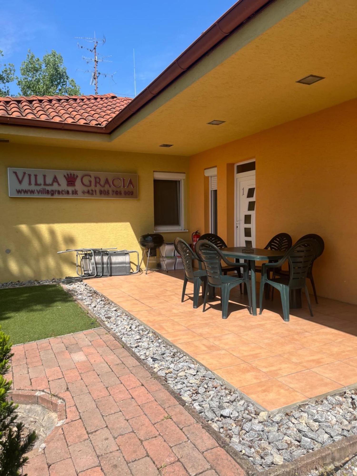 Villa Gracia Patince Buitenkant foto